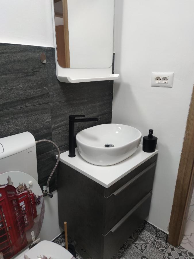 Apartman M&M'S Lägenhet Karlovac Exteriör bild
